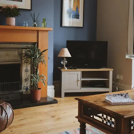 A Cosy Garden Flat In A Quiet Area Close To The Centre *