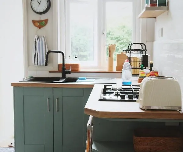 A Cosy Garden Flat In A Quiet Area Close To The Centre Апартаменты