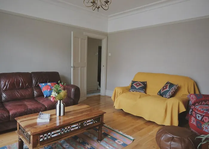 Апартаменты A Cosy Garden Flat In A Quiet Area Close To The Centre *