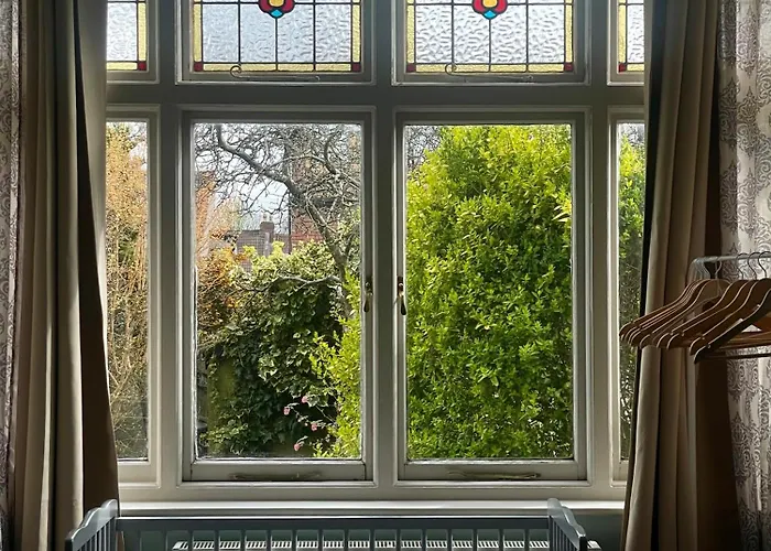 A Cosy Garden Flat In A Quiet Area Close To The Centre