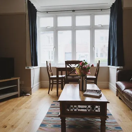 Lejlighed A Cosy Garden Flat In A Quiet Area Close To The Centre *