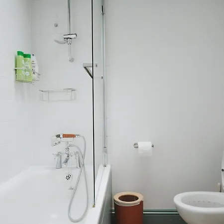 A Cosy Garden Flat In A Quiet Area Close To The Centre *