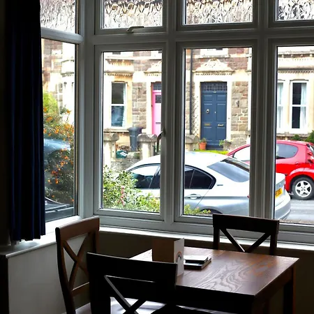 A Cosy Garden Flat In A Quiet Area Close To The Centre *