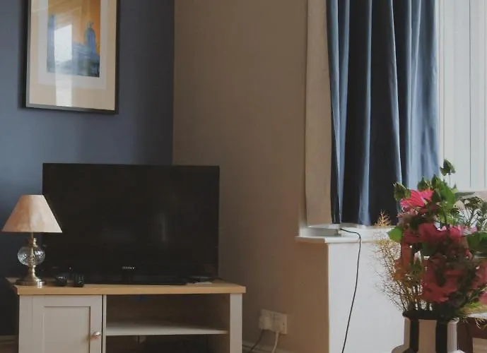 A Cosy Garden Flat In A Quiet Area Close To The Centre شقة