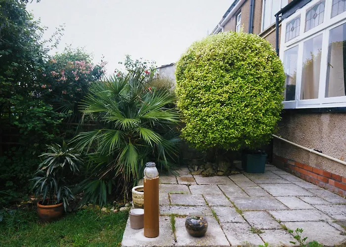 شقة A Cosy Garden Flat In A Quiet Area Close To The Centre